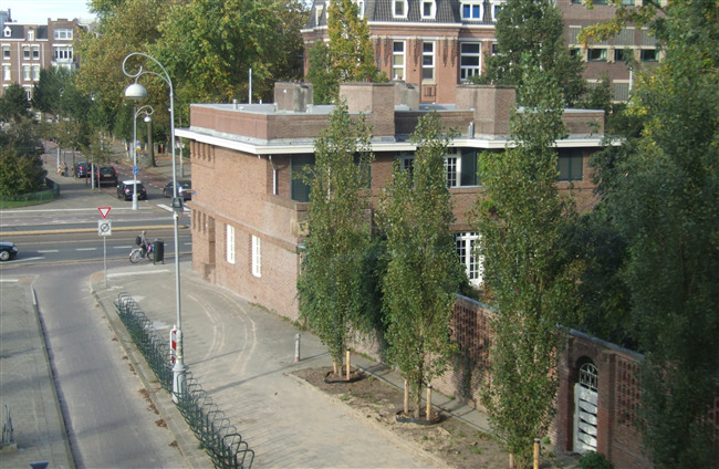 Rectorswoning op de hoek van het Valeriusplein en de Lairessestraat in Amsterdam
              <br/>
              R.J. Baanders, 2014-10-18
